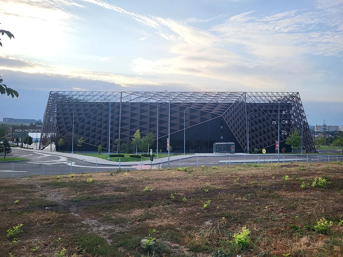 Ледовый каток Arena